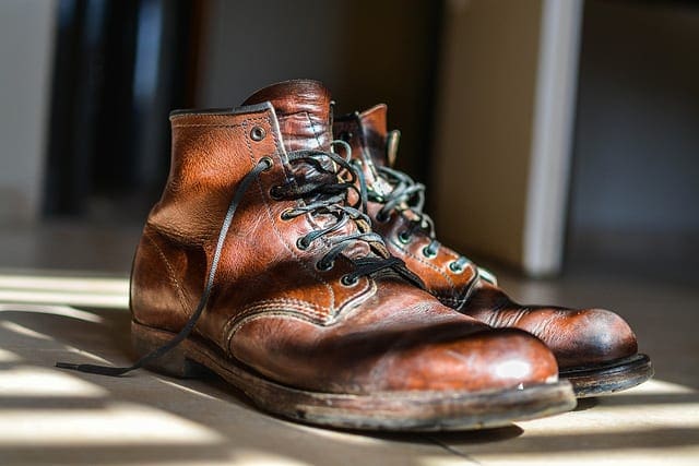How to Calculate Bootstrap Confidence Intervals For Machine Learning Results in Python